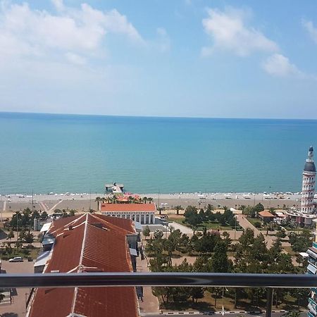 West Apartments Batumi Luaran gambar