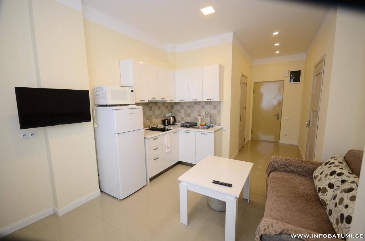 West Apartments Batumi Luaran gambar