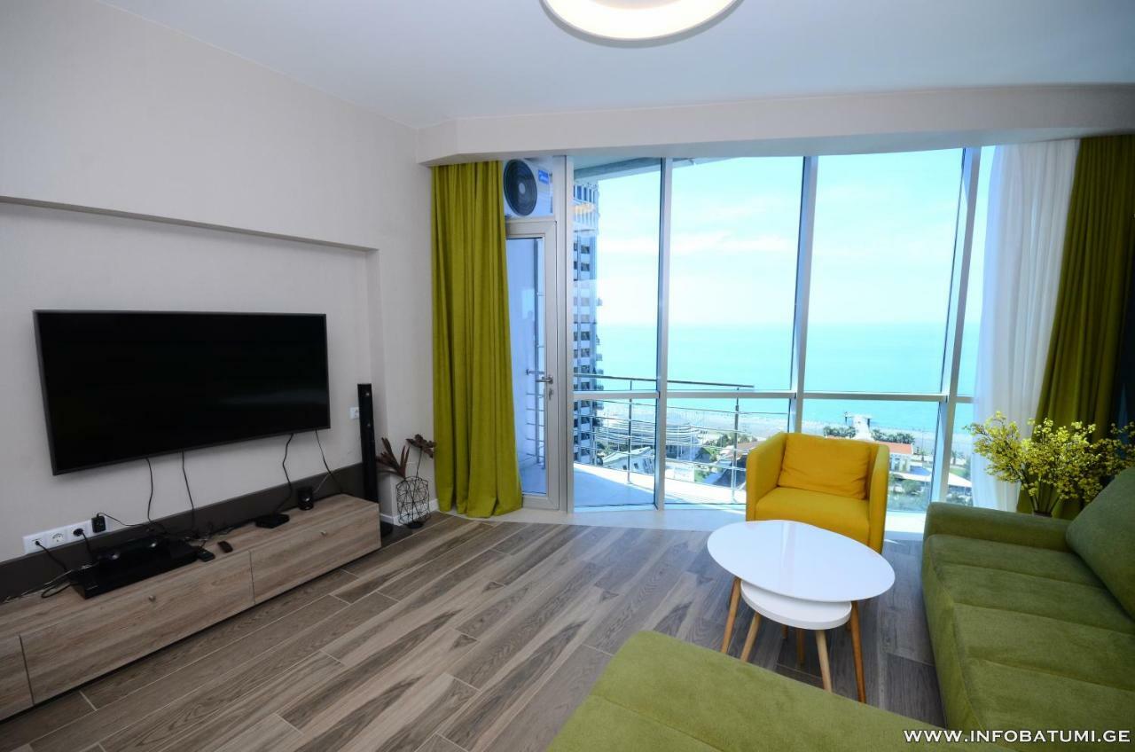 West Apartments Batumi Luaran gambar
